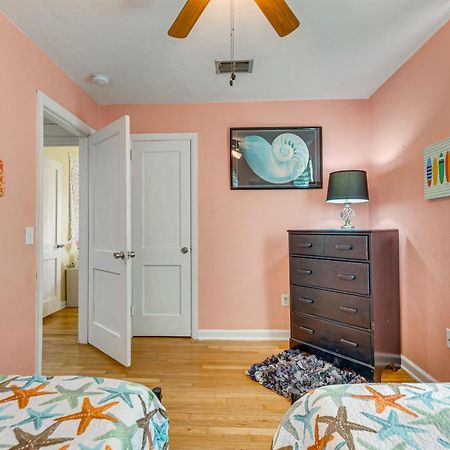 Fort Walton Coastal Retreat With Yard Walk To Beach Fort Walton Beach Exterior foto